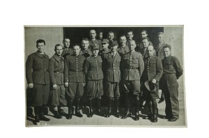 MURNAU Oflag VIIa A group of Polish officers in front of the building , on the reverse a stamp of the camp commandant's office