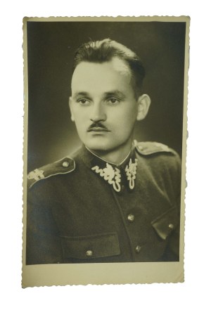 II RP portrait photo of a soldier in the rank of corporal, photograph signed Makaruk Foto 