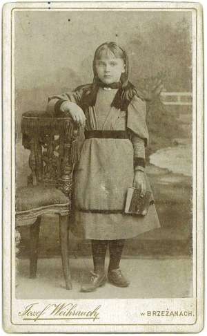 BRZEZANY (Ternopil) - photo by Joseph Weihrauch; portrait of a girl; 1860s.