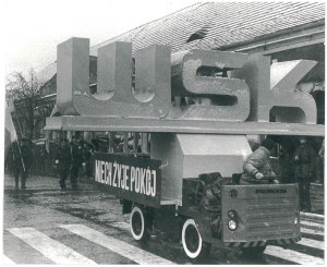 KALISZ. May Day parade, 1985.