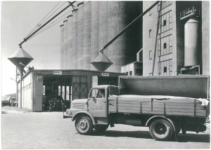 JERZYCE (Słupsk district). Grain granary, 1975.