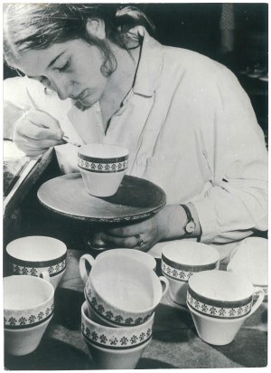KARLOWE WARY. Porcelain and Ceramics Factory, 1971.