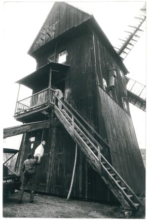 OSIECZNA (district of Leszno). Windmill, 1989.