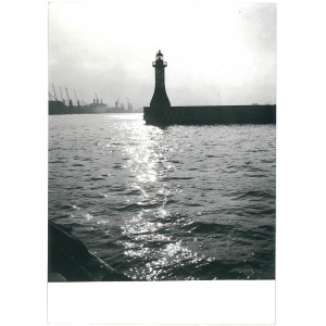 GDYNIA. Zachód słońca w porcie, 1972 r.