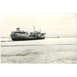 GDYNIA. Statek wychodzący z portu w morze, 1970 r.