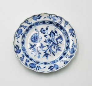 MIESNIA, Plate with onion pattern