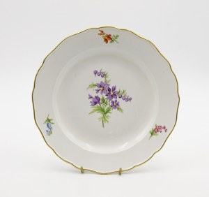MIESNIA - State Porcelain Manufactory, Plate decorated with flower throws