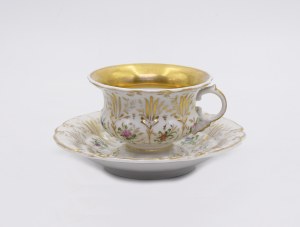 WAŁBRZYCH [WALDENBURG], Cup with saucer decorated with flowers and gilding