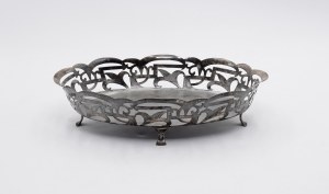 Openwork platter on four legs