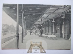 Legnica, Liegnitz, train station, platform, tables, ca. 1910