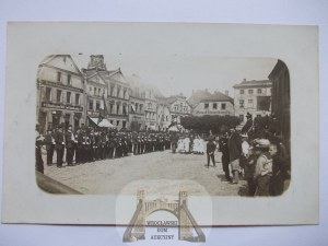 Nowogrodziec near Boleslawiec, celebration in the Market Square, private card, ca. 1912