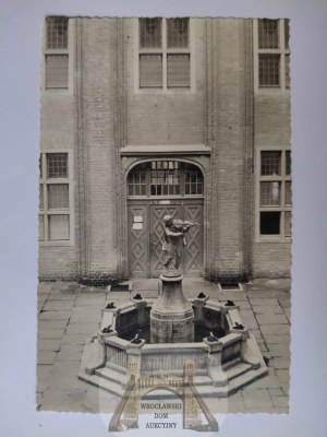 Torun, Thorn, city hall courtyard ca. 1930