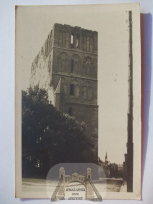 Kolobrzeg, destroyed cathedral, ca. 1948