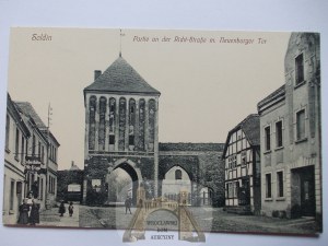 Mysliborz, Soldin, street and gate, ca. 1920