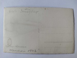 Warsaw, Zamoyskiego Street, guard shoe in front of the current school 1942