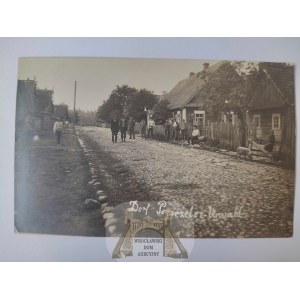 Pogorzelce k. Białowieża, Hajnówka, ulica , mieszkańcy ok. 1915