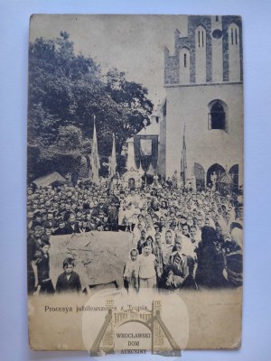 Czchow near Brzesko, church, procession from Tropia ca. 1910