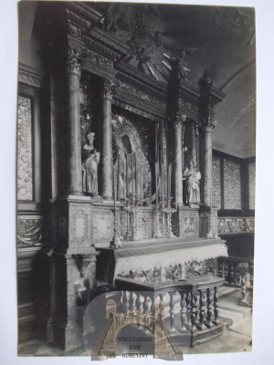 Lithuania, Vilnius, Ostrobramska Chapel, photo by Bulhak, 1946