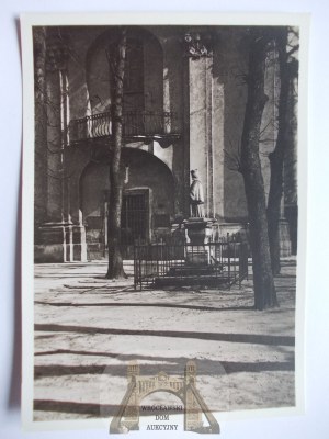 Ukraine, Lviv, St. Martin's Church, Atlas Bookstore, photo by Lenkiewicz, 1938