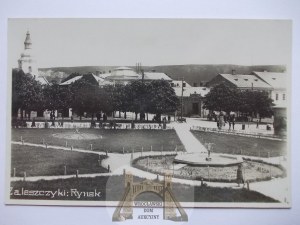 Ukraine, Zaleszczyki, Market Square, ca. 1930