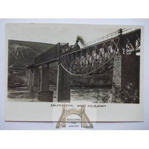 Ukraina, Zaleszczyki, wiadukt kolejowy, pociąg, ok. 1930