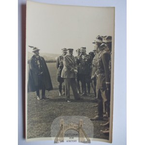 Marszałek Piłsudski i oficerowie, zdjęcie Jurkiewicz, ok. 1932
