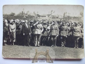 Marshal Pilsudski, officers, photo by W. Swiatczak, ca. 1930