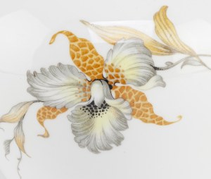 Vase, cut 12