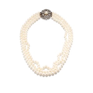 Pearl necklace