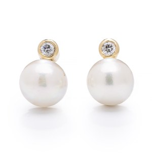 Earrings with pearls and diamonds, early 21st century jewelry, gold ~ 0.750, gold pr. 0.585