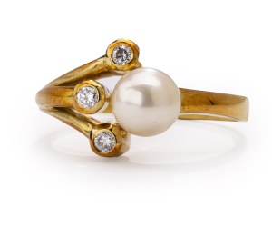Ring with pearl and diamonds, early 21st century jewelry, pr. gold 