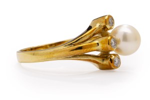Ring with pearl and diamonds, early 21st century jewelry, pr. gold 