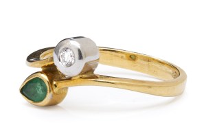 Ring with emerald and diamond, 2nd half 20th century jewelry, gold ~ 0.750