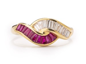 Ring with rubies and diamonds, 20th/XXI century jewelry, gold ~ 0.750
