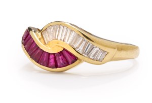 Ring with rubies and diamonds, 20th/XXI century jewelry, gold ~ 0.750