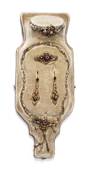 Biedermeier jewelry set, circa mid-19th century jewelry, pr. gold 
