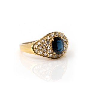 Ring mit Saphir-Diamantbesatz