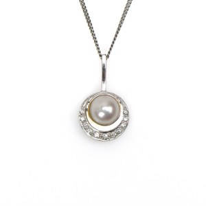Kette mit Perl-Diamantanhänger