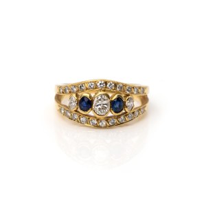 Ring mit Saphir-Diamantbesatz