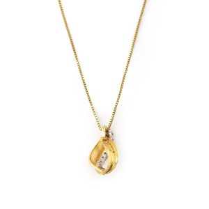 Kette mit Diamantanhänger
