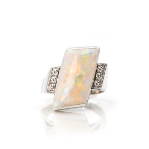 Opal-Diamant-Ring