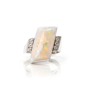 Opal-Diamant-Ring