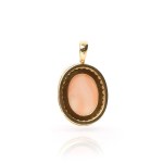 Brosche und Ring mit Engelshautkoralle