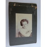 ZESTAW 2 ZDJĘĆ NA KARCIE ZE STAREGO ALBUMU RYMANÓW KRAKÓW 1906 R KOBIETA, ZAKOPANE WIDOK NA GÓRY 1904 R