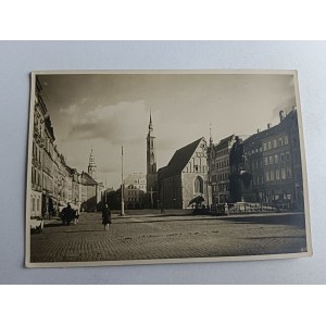 ZDJĘCIE POLSKIE MIASTO RYNEK, POMNIK