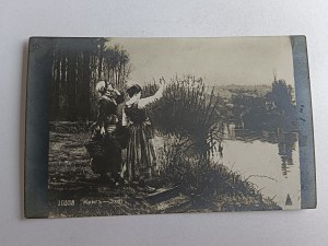 PAINTING RUSSIA, WOMEN ON THE LAKE