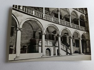 KRAKOW WAWEL COURTYARD