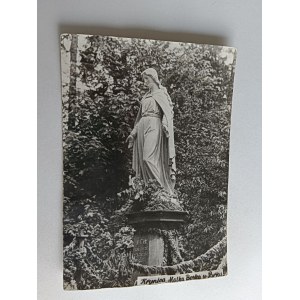 ZDJĘCIE KRYNICA FIGURA MB W PARKU