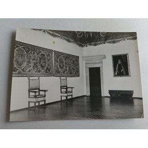 KRAKÓW ZAMEK WAWEL SALA PRZEGLĄDU WOJSKA Z ARRASAMI