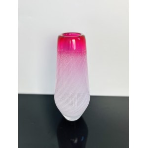 Ladislav Paleček (1933), Pink Art Glass Vase by Škrdlovice Glassworks, Pattern number 8318/30, 1983